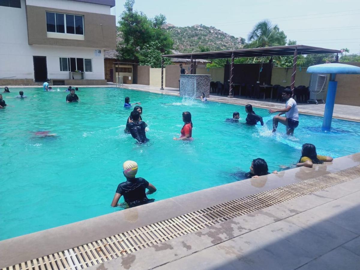 3Season Resort 亨比 外观 照片